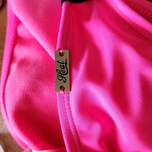 Heat $5 - Picture 5 of 8